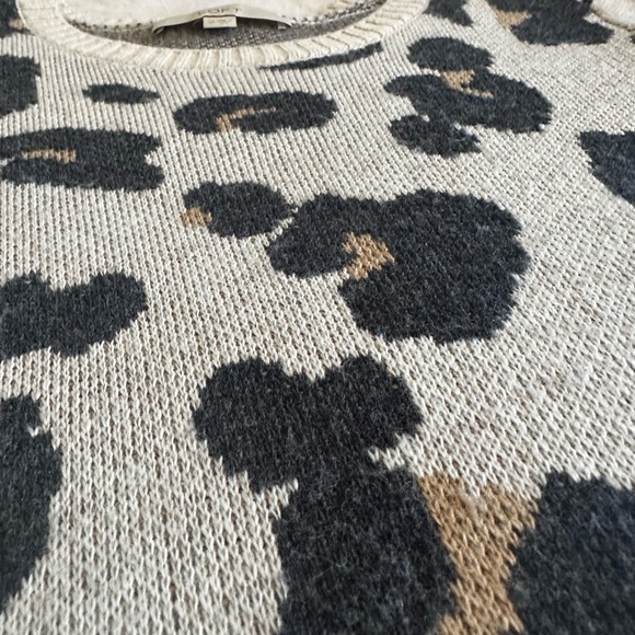 LOFT Leopard Sweater Size Extra Small - Picture 4 of 10